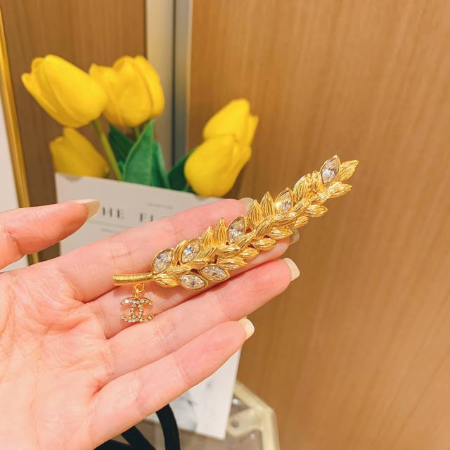 Serial No. Xxz0022 Actual shot of wheat ear brooch. Only ZP developed high-end o