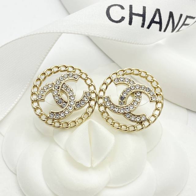 Today's new model code E3146 0237825 Chanel earrings are hot sellers! New Chanel
