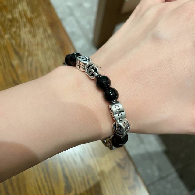 New Gucci Double G Bracelet, a hot item, sold out quickly. Casual and stylish, t