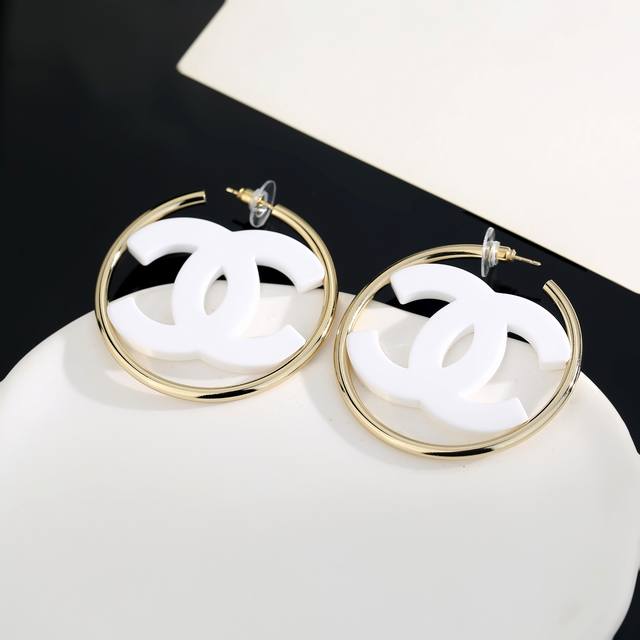 Today's new arrival: acrylic round rings in black and white. Double C earrings a