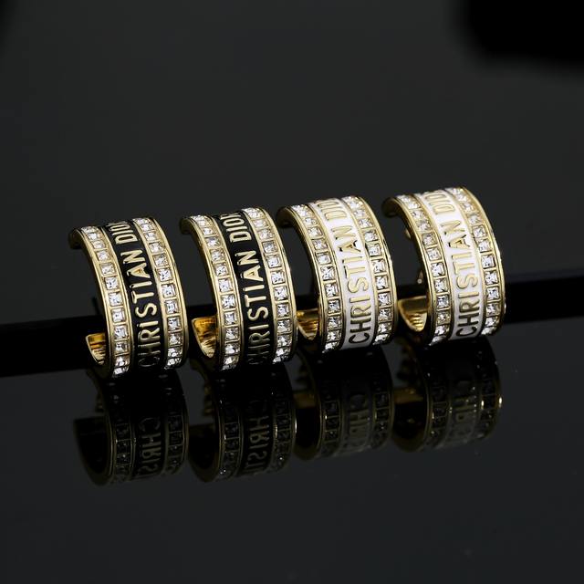 Dior's new Jadior earrings are beloved by top brands. Their strong metal lines e