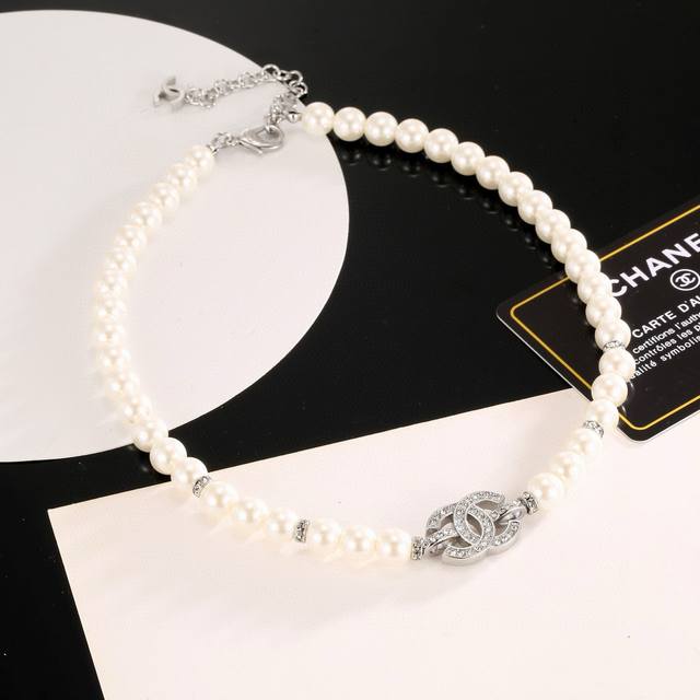 Chanel pearl necklace, high-end quality, the same material as the counter, exqui