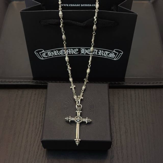 New counter-quality Chrome Hearts classic retro cross necklace, featuring a cros
