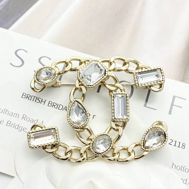 Code A617 0267820 Chanel brooches are a hot seller. The Chanel 23 Hollow Baguett