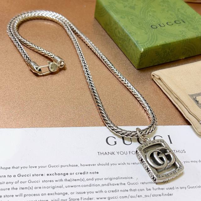 The latest Gucci necklace, a top choice for influencers, is a celebrity favorite