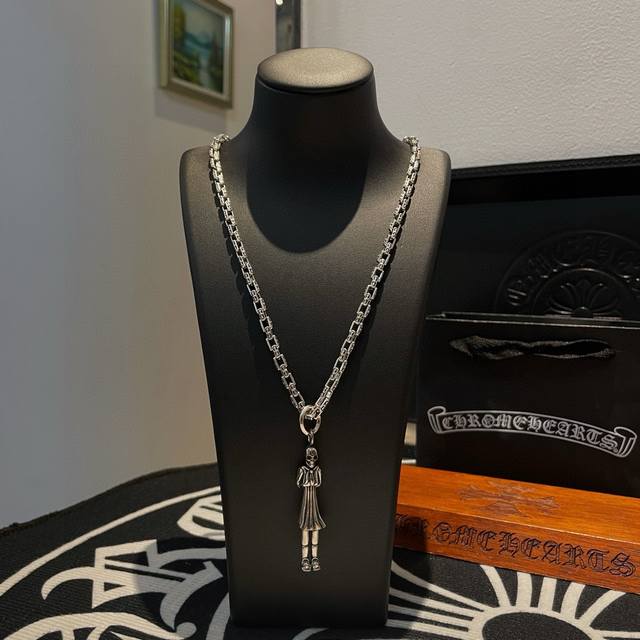 New, counter-quality Chrome Hearts classic retro necklace for girls featuring a