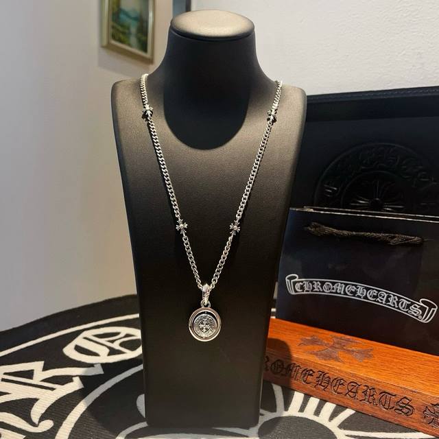 New counter-quality Chrome Hearts classic retro cross necklace and horseshoe pri