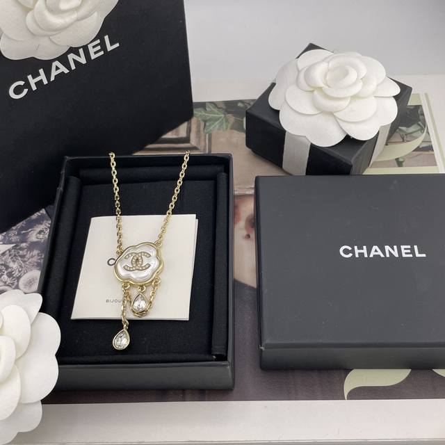We produce the Xiangyunduo necklace, which is purchased at a premium of Z 6000 o