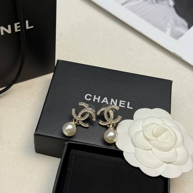 New Chanel Pearl Earrings Chanel Early Autumn Pearl Earrings Counter Brass Mater