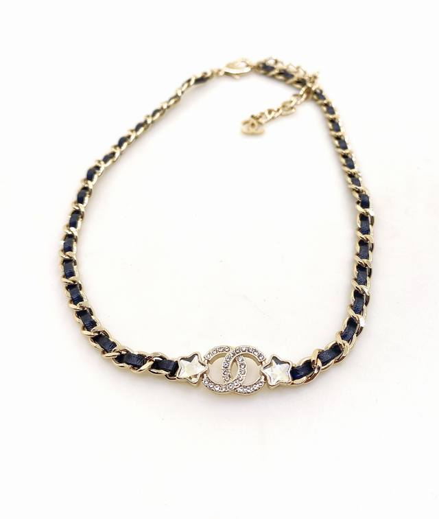 Chanel latest white diamond five-pointed star black leather necklace consistent