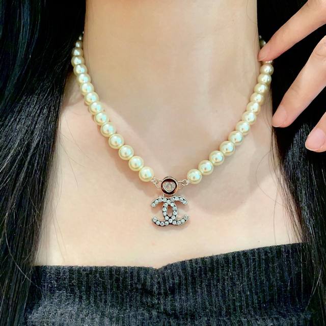 Chanel vintage double C necklace. Chanel