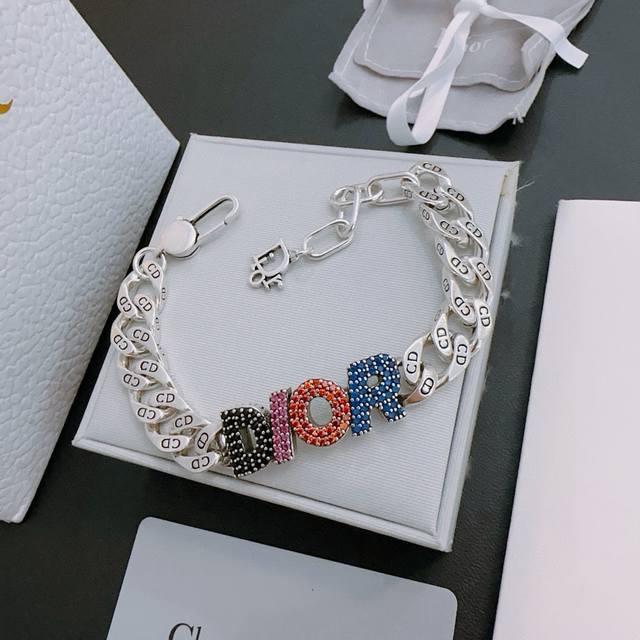 High-quality, full-diamond Dior bracelet, original product, new counter model, r