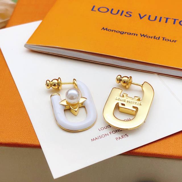 No. Led0363 Lv*Latest white ear hook consistent with Z batch brass material
