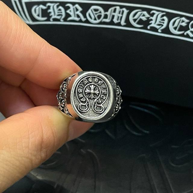 Counter quality Chrome Hearts classic retro horseshoe print cross ring with conc