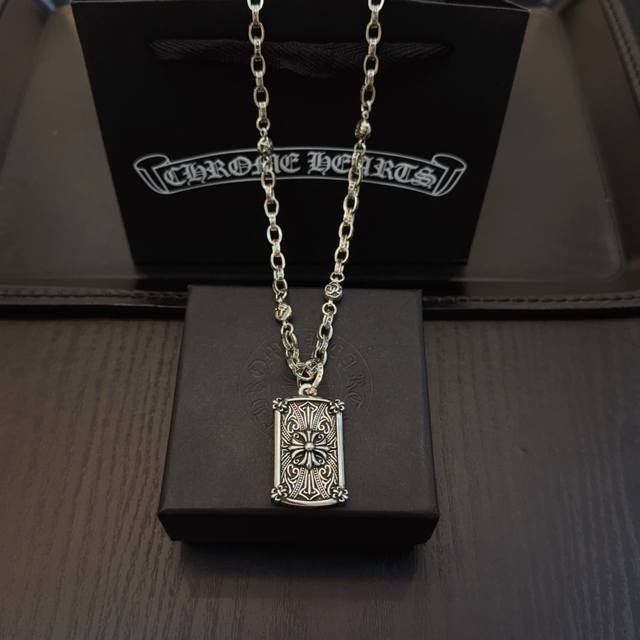 New counter-quality Chrome Hearts multi-element flower ball necklace and square