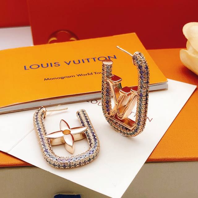 No. Led0352 Lv* Latest Gold Rose Gold Diamond Earrings Consistent with Z Batch B