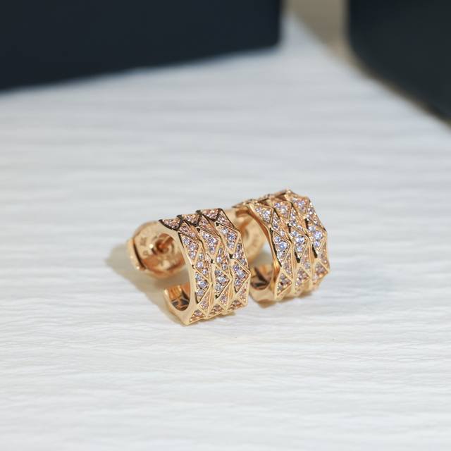 high-end jewelry custom simulated diamond series, luxury, high-end custom luxury