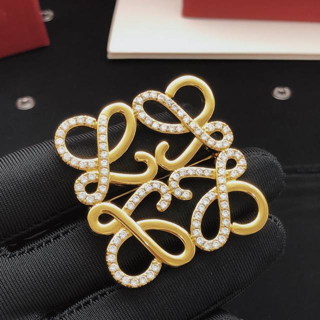 No. Ly Loewe's latest brooch, made of Z batch brass
