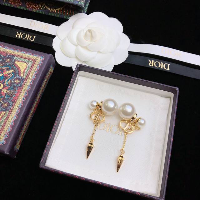New Dior Dior New Ins Simple French Dior Earrings Dior Earrings Simple Korean Fa