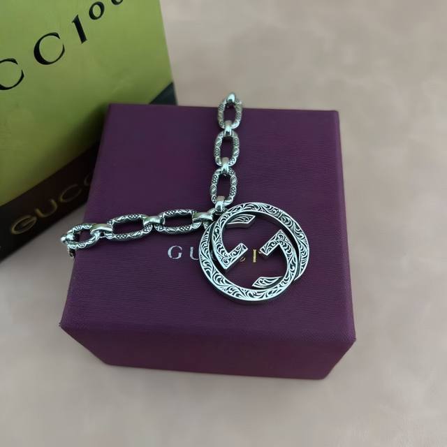 Gucci vine-carved arabesque flower necklace