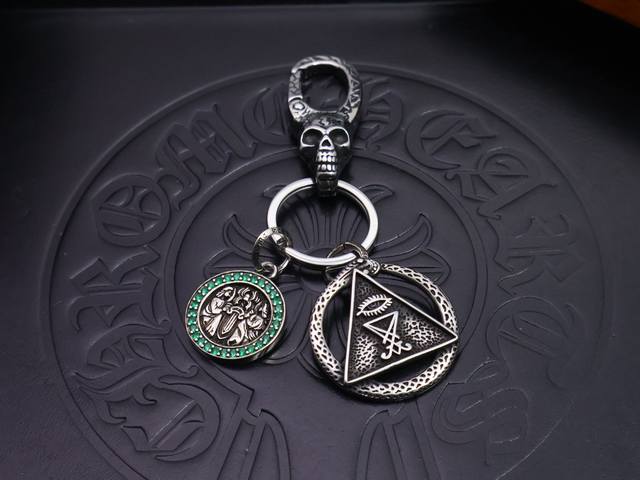 New Arrivals Chrome Hearts keychain and trouser bag charms are exceptionally wel
