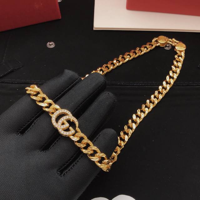 No. Gsl0067 Bracelet No. Gxl0098 Necklace Gucc* Latest Bright Gold Necklace Brac