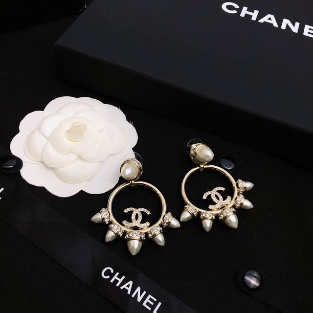 The latest Dior popular style that all internet celebrities have, the popular Di