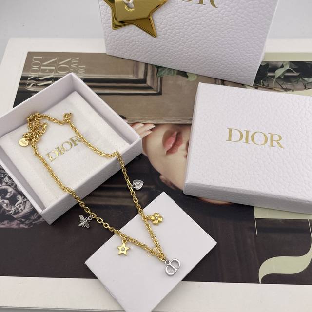 We produce D gold and silver contrast accessories necklace Z 5200, the same styl