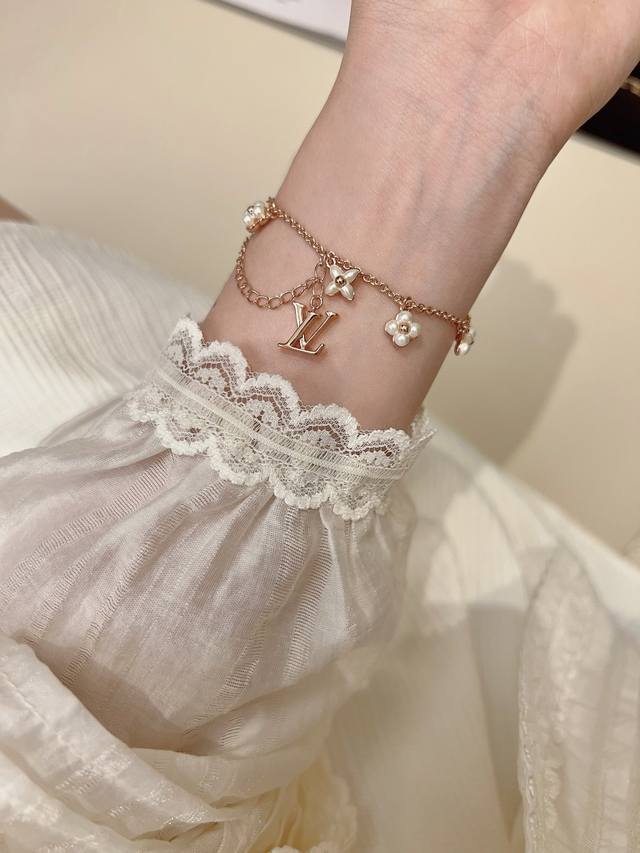 No. Lsl0029 Lv*Latest flower bracelet consistent Z batch brass material