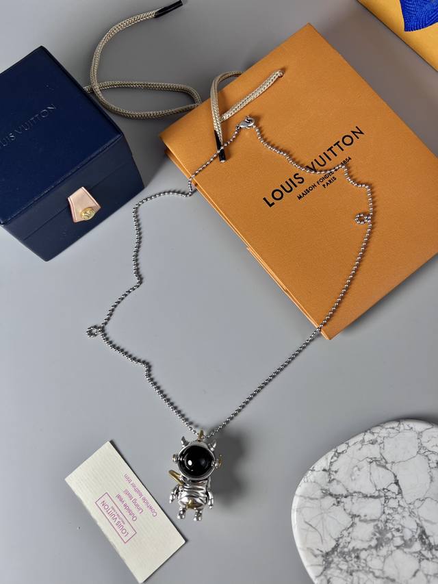 Lv astronaut necklace gift customization