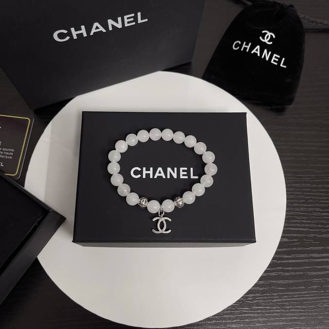 Chanel's latest counter hot-selling model, factory direct selling price, origina