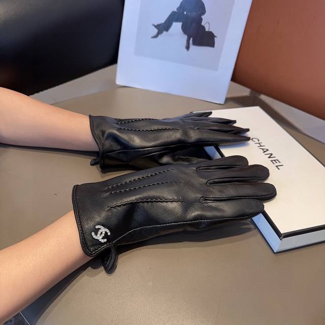Chanel sheepskin gloves, fashionable gloves, warm and velvet lining for autumn