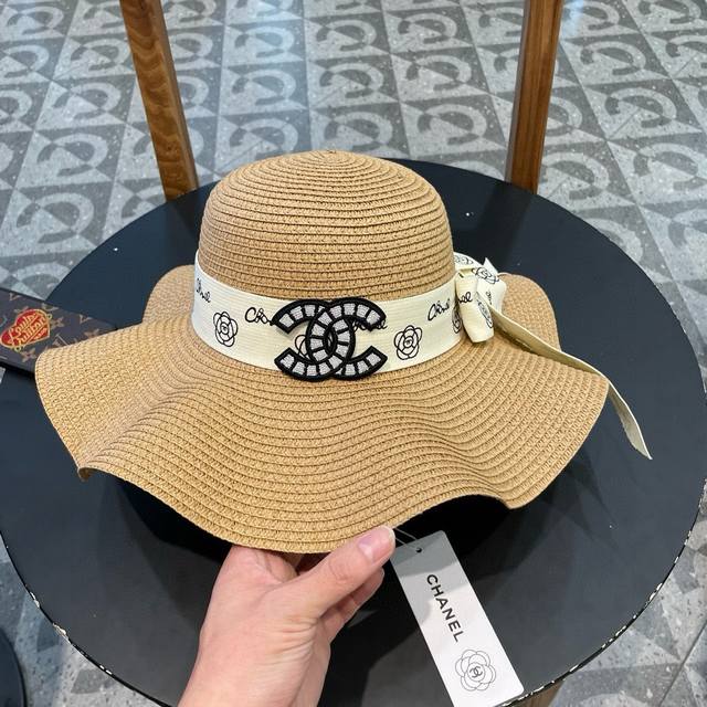 Chanel 2025 new big brand cotton yarn straw hat is the first choice for the beac