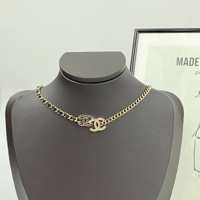 Chanel necklace hot-selling new arrivals! Chanel Chocker vintage necklace, consi