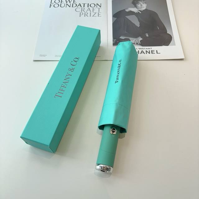 Tiffany's stylish and unique three-fold automatic folding umbrella is now popula