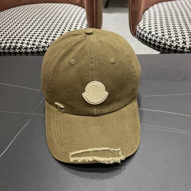 Moncler2025 new baseball cap, fashionable street style, very O, the favorite of