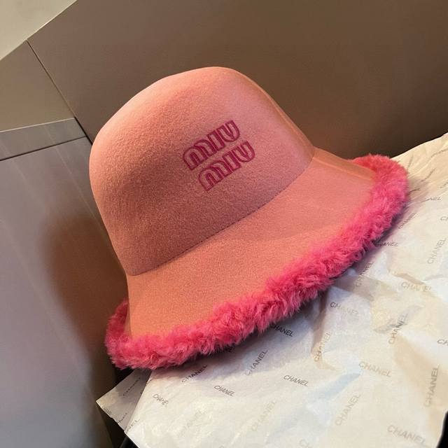 Miumiu autumn and winter new wool hat, head circumference 57cm DDD