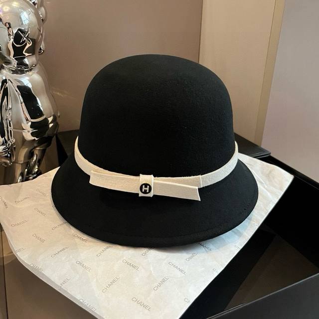 P Black Hermes new basin hat, 100% wool head circumference 57cm DDD