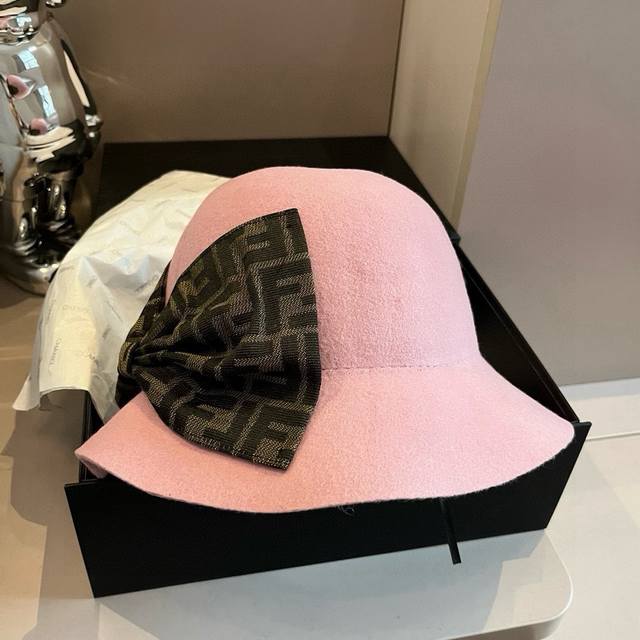Fd Fendi autumn and winter new wool bucket hat, 100% wool fabric% head circumfer