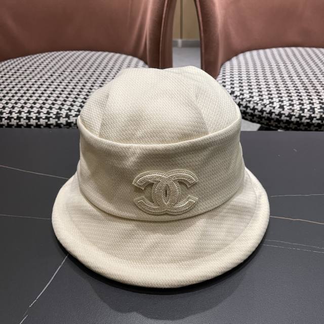 Chanel Chanel 2025 new autumn and winter bucket hat, large brim super easy to ma