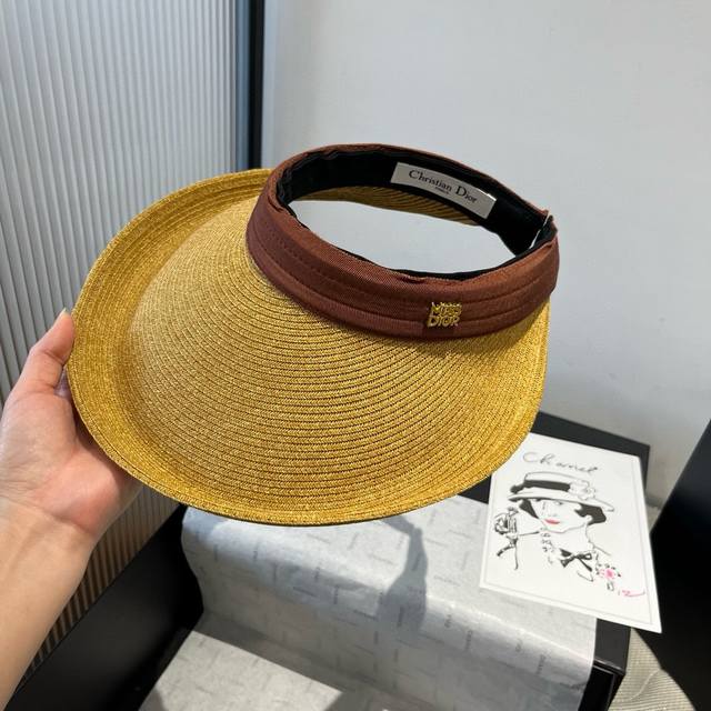 Dior classic straw top is 100% natural raffia, purely hand-woven DDD