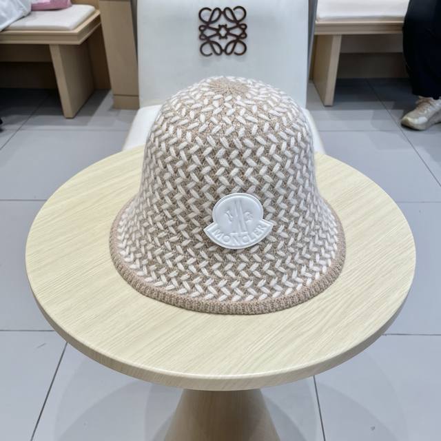 Chanel knitted bucket hat, head circumference 57cm DDD