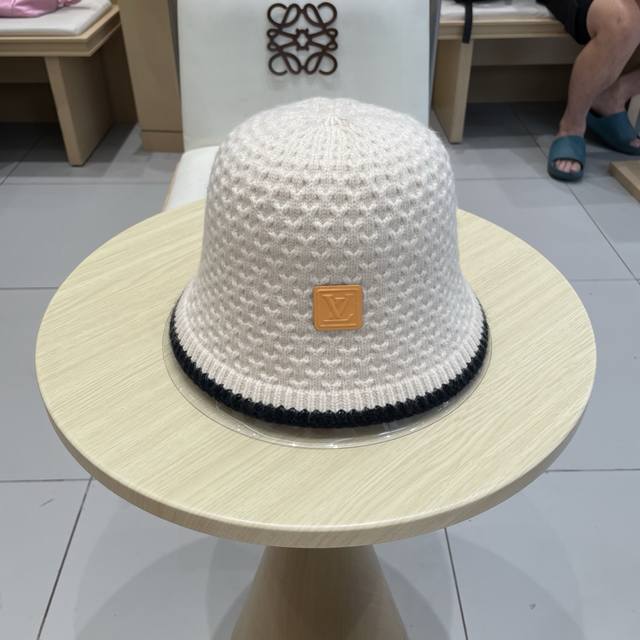 Lv Louis Vuitton Autumn and Winter Fisherman Hat Knitted Basin Hat Solid Color K