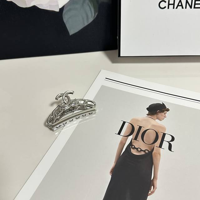 Special single with counter packaging Chanel's latest hit is here Vintage retro