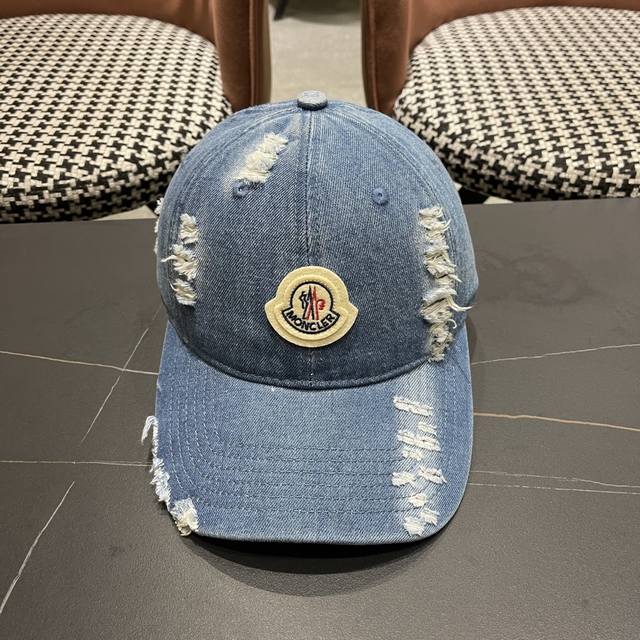 Spring and summer new 2025 Moncler baseball cap, young and fashionable colors,
