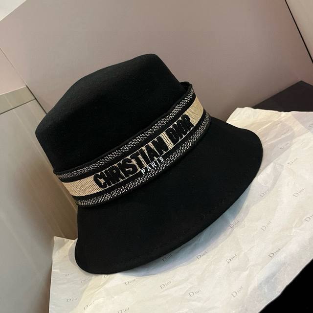 Dior Dior autumn and winter new wool bucket hat, 100% wool fabric, head circumfe