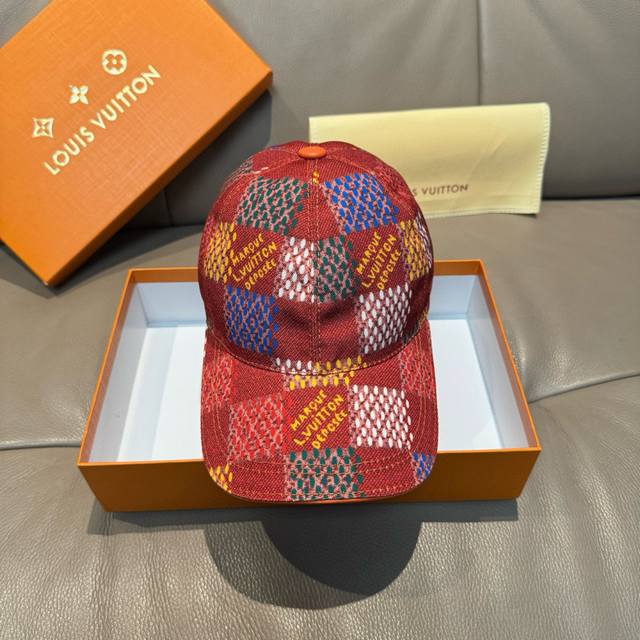 comes with a box bag, Lv Louis Vuitton new original baseball cap, large checker