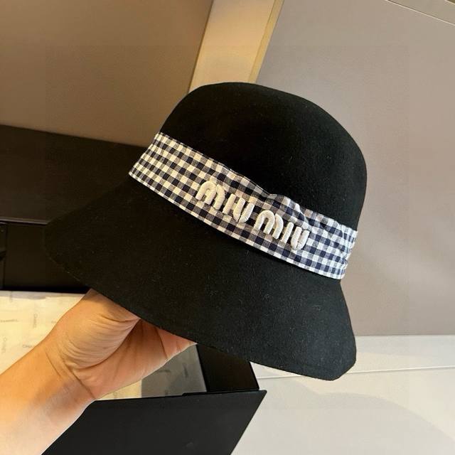 Miumiu Miu Miu new autumn and winter wool bucket hat, 100% wool fabric%, head ci
