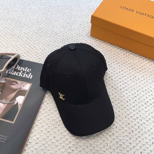 Louivuittonlv new counter new Louis Vuitton home embroidered baseball cap, simpl