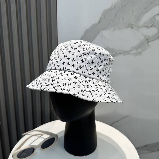 New Chanel new high version bucket hat, classic baseball cap version, suitable